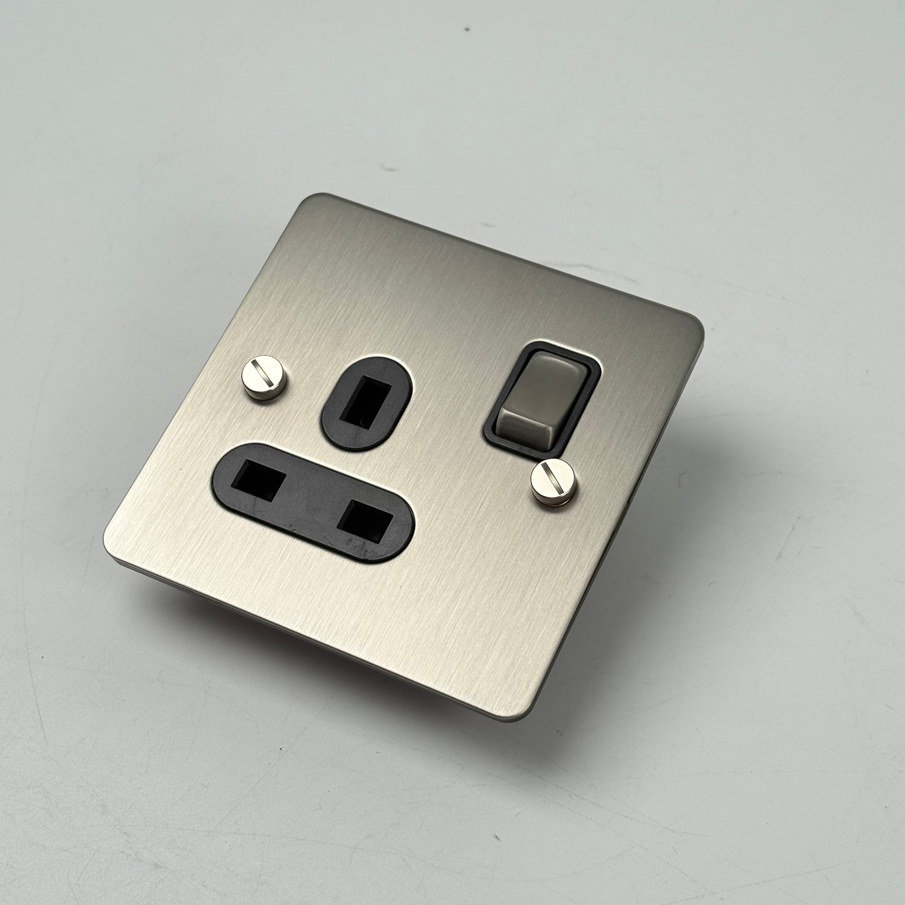 STEEL 1G UK PLUG SOCKET