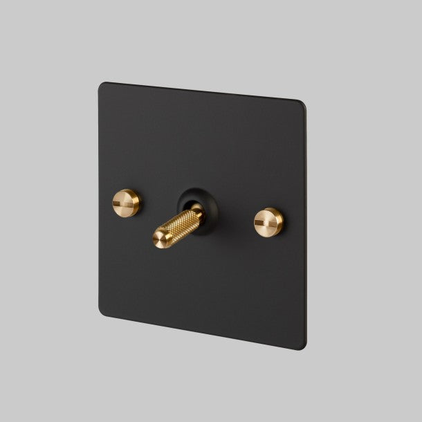 1G TOGGLE / CROSS / BLACK + BRASS